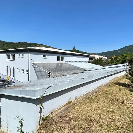 Pre 2 Osoby S Parkovanim Blizko Centra バンスカー・ビストリツァ