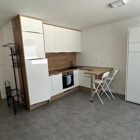 Appartement Pre 2 Osoby S Parkovanim Blizko Centra