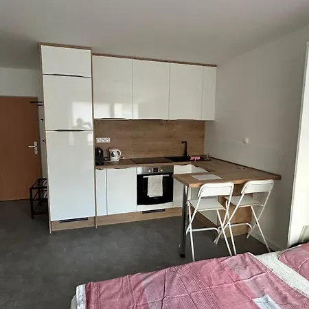 Pre 2 Osoby S Parkovanim Blizko Centra