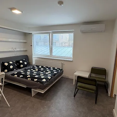 Pre 2 Osoby S Parkovanim Blizko Centra Banská Bystrica